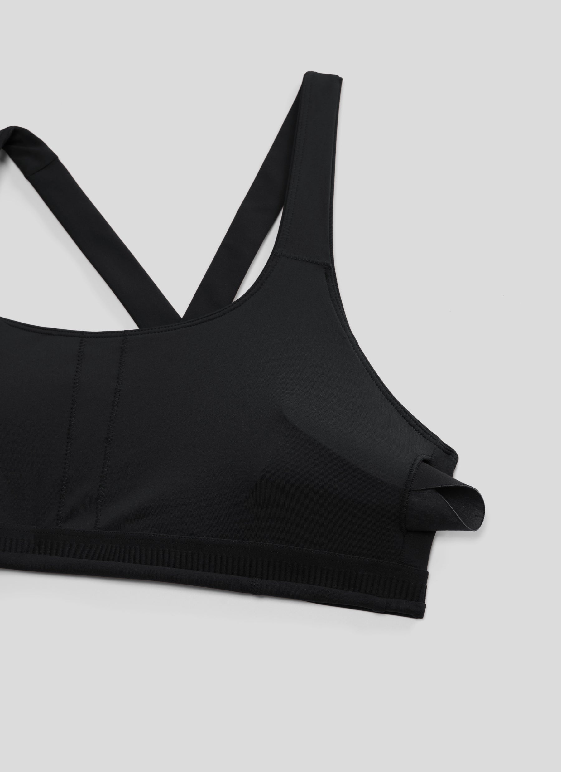 CRZ YOGA Women's SculptAir Training Cross Back Sports Bra Black @model_info:C