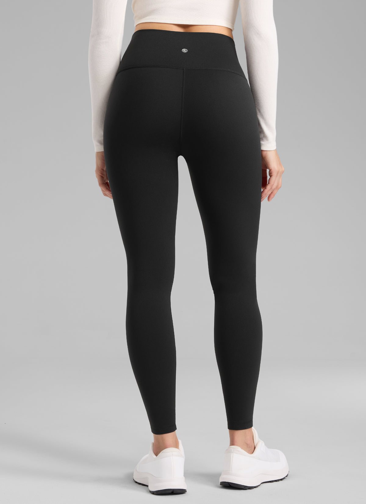 CRZ YOGA Women's Fleece Lined Casual High Rise Legging 28'' Black @model_info:Bruna