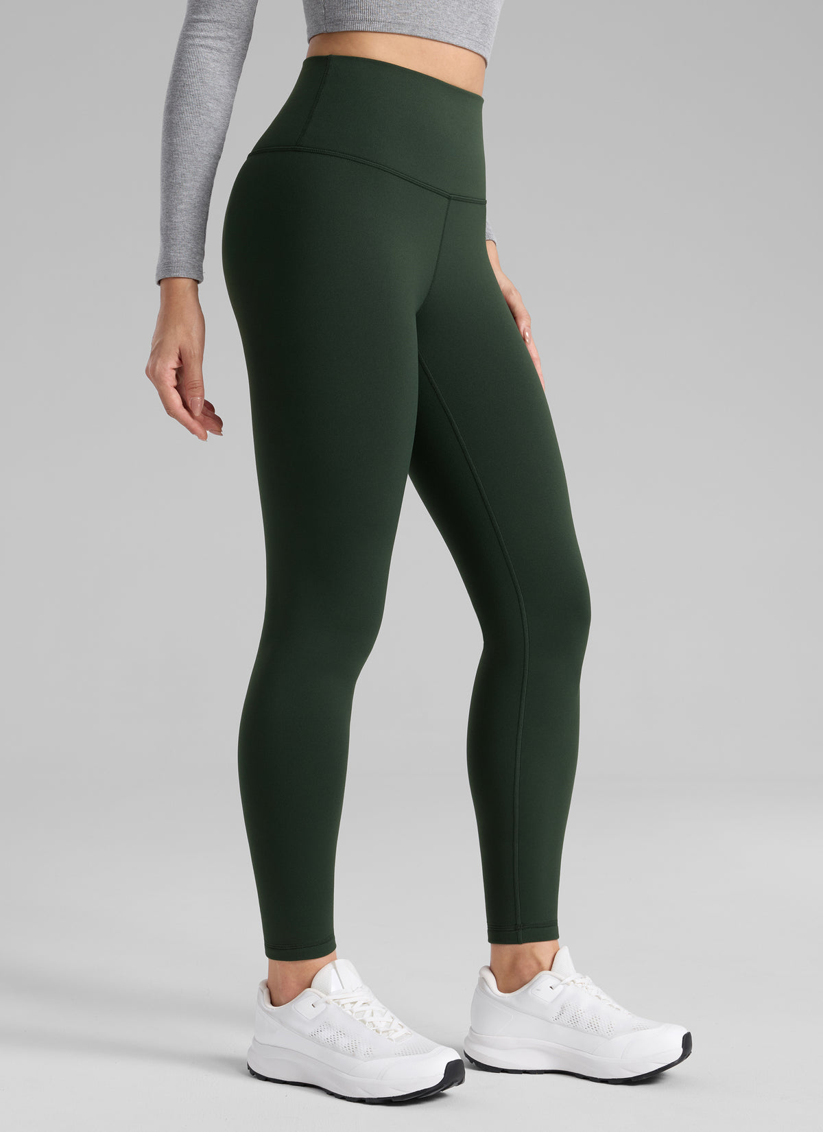 CRZ YOGA Women's Fleece Lined Casual High Rise Legging 28'' Legend Green @model_info:Bruna