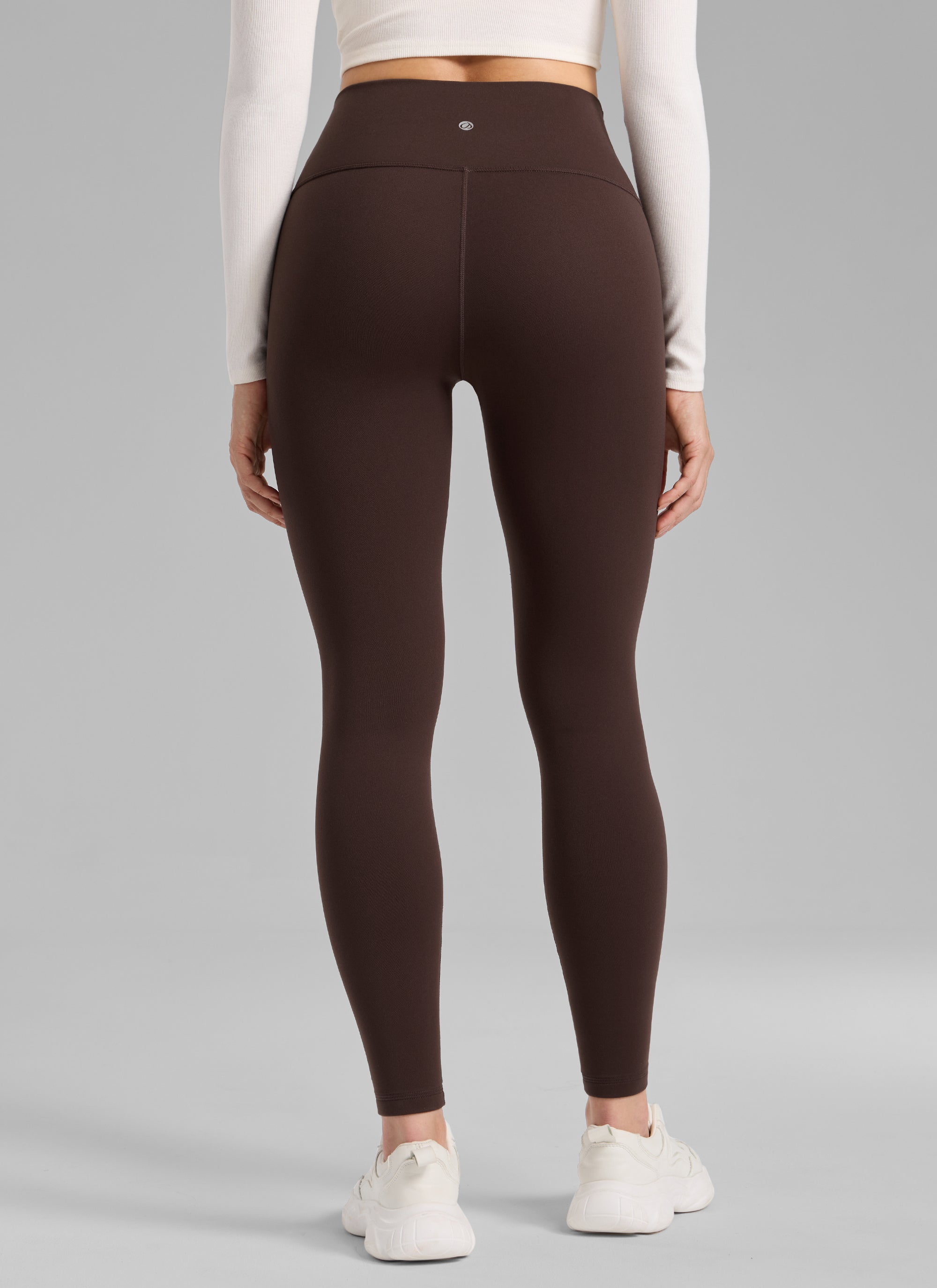CRZ YOGA Women's Fleece Lined Casual High Rise Legging 28'' Hot Fudge Brown @model_info:Bruna