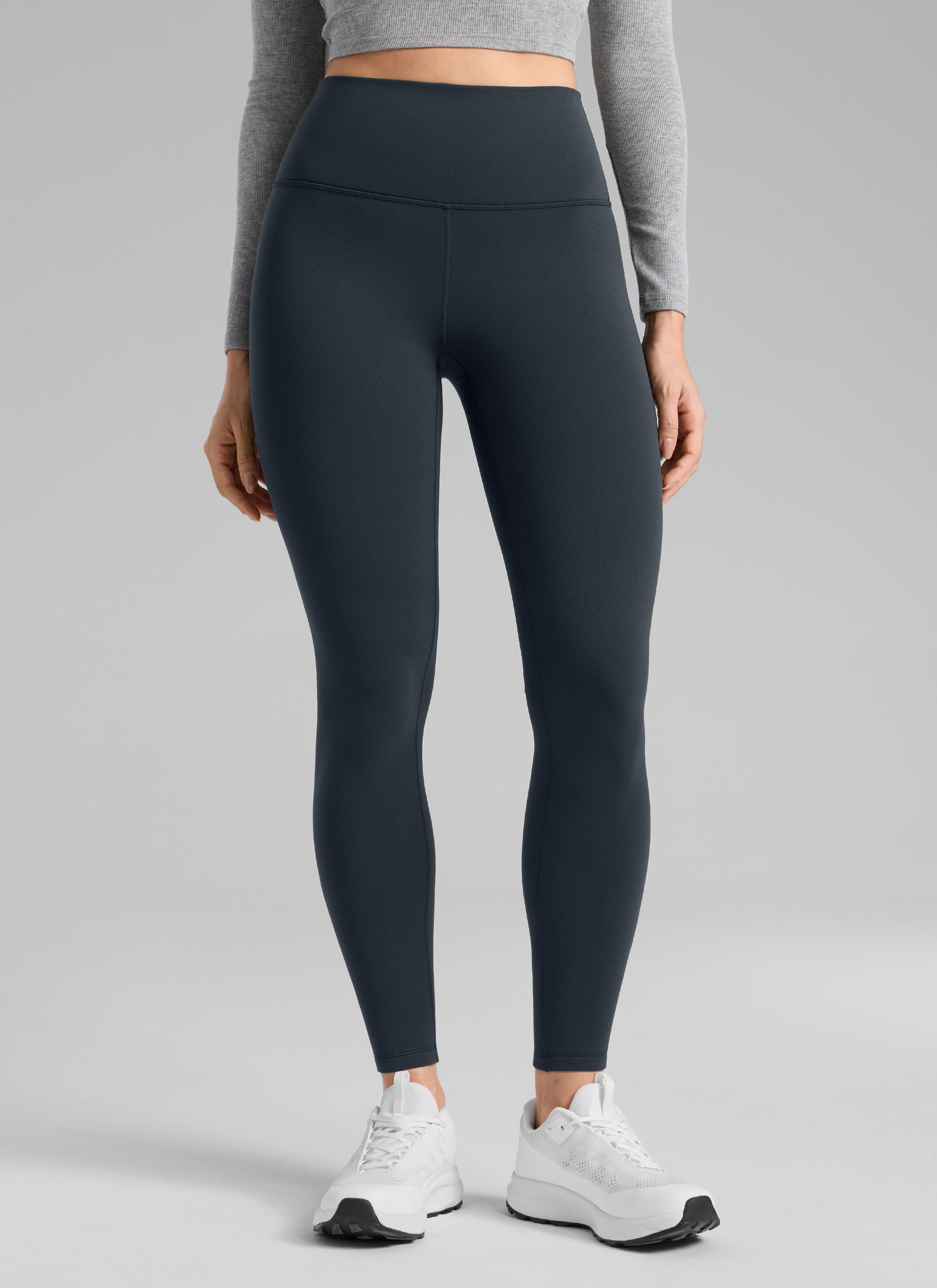 CRZ YOGA Women's Fleece Lined Casual High Rise Legging 28'' True Navy @model_info:Bruna
