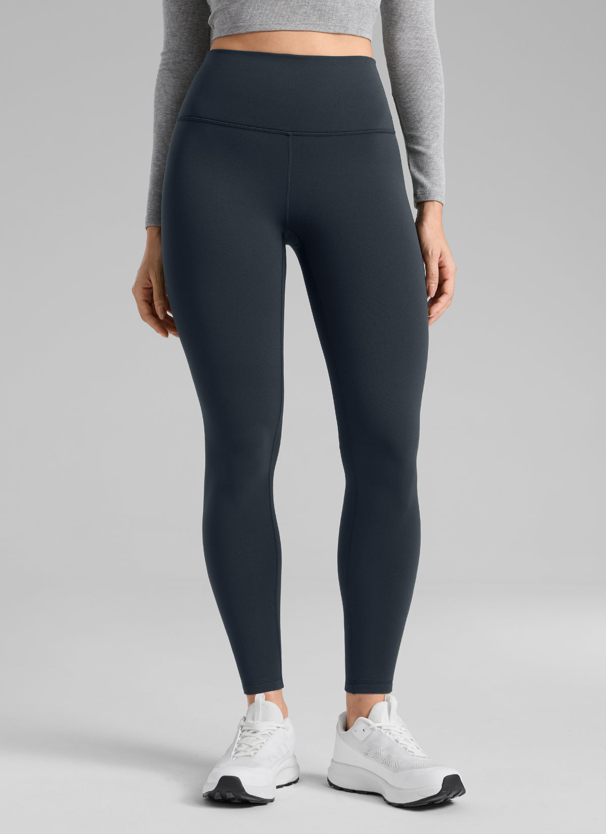 CRZ YOGA Women's Fleece Lined Casual High Rise Legging 28'' True Navy @model_info:Bruna