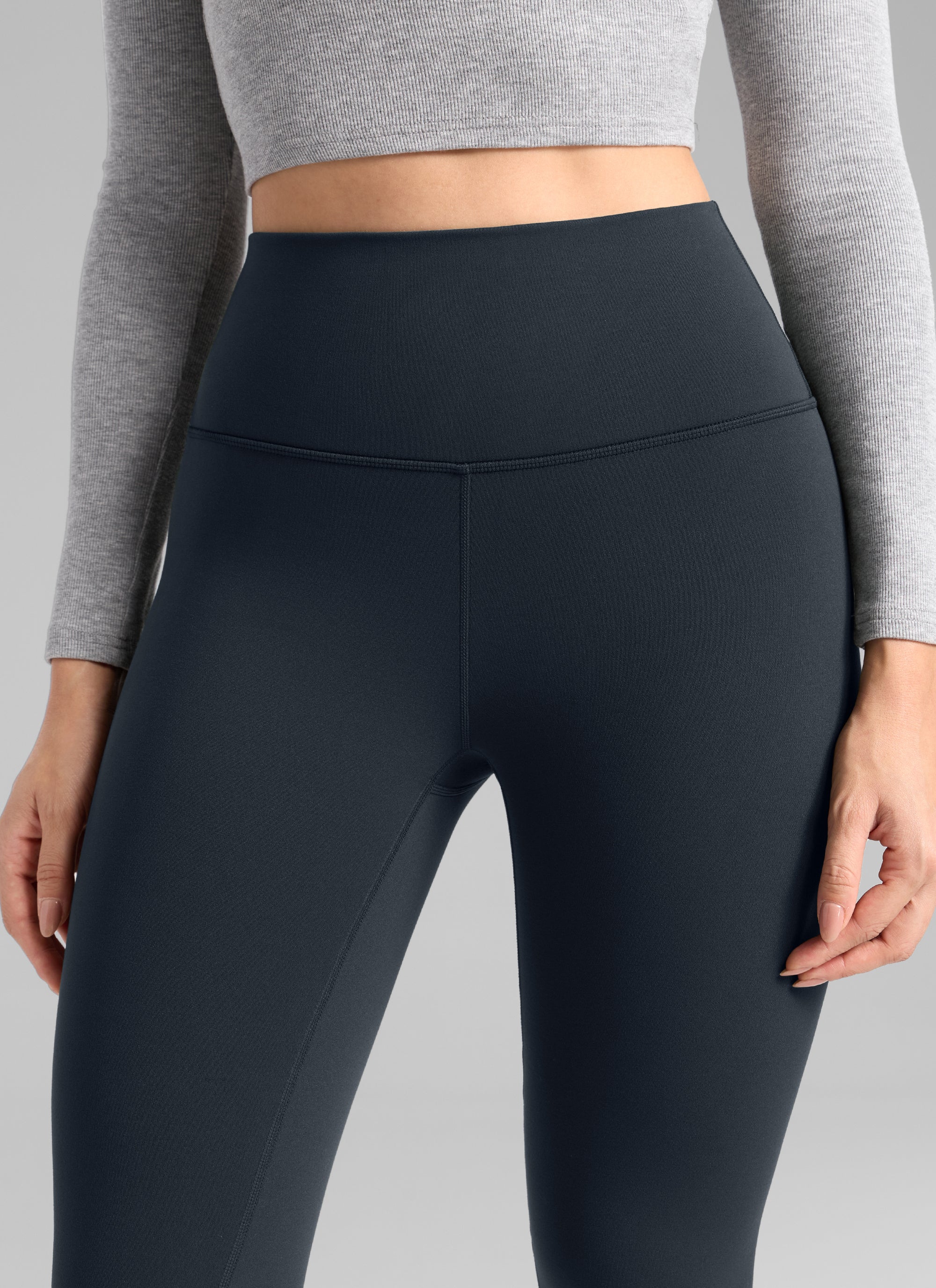 CRZ YOGA Women's Fleece Lined Casual High Rise Legging 28'' True Navy @model_info:Bruna