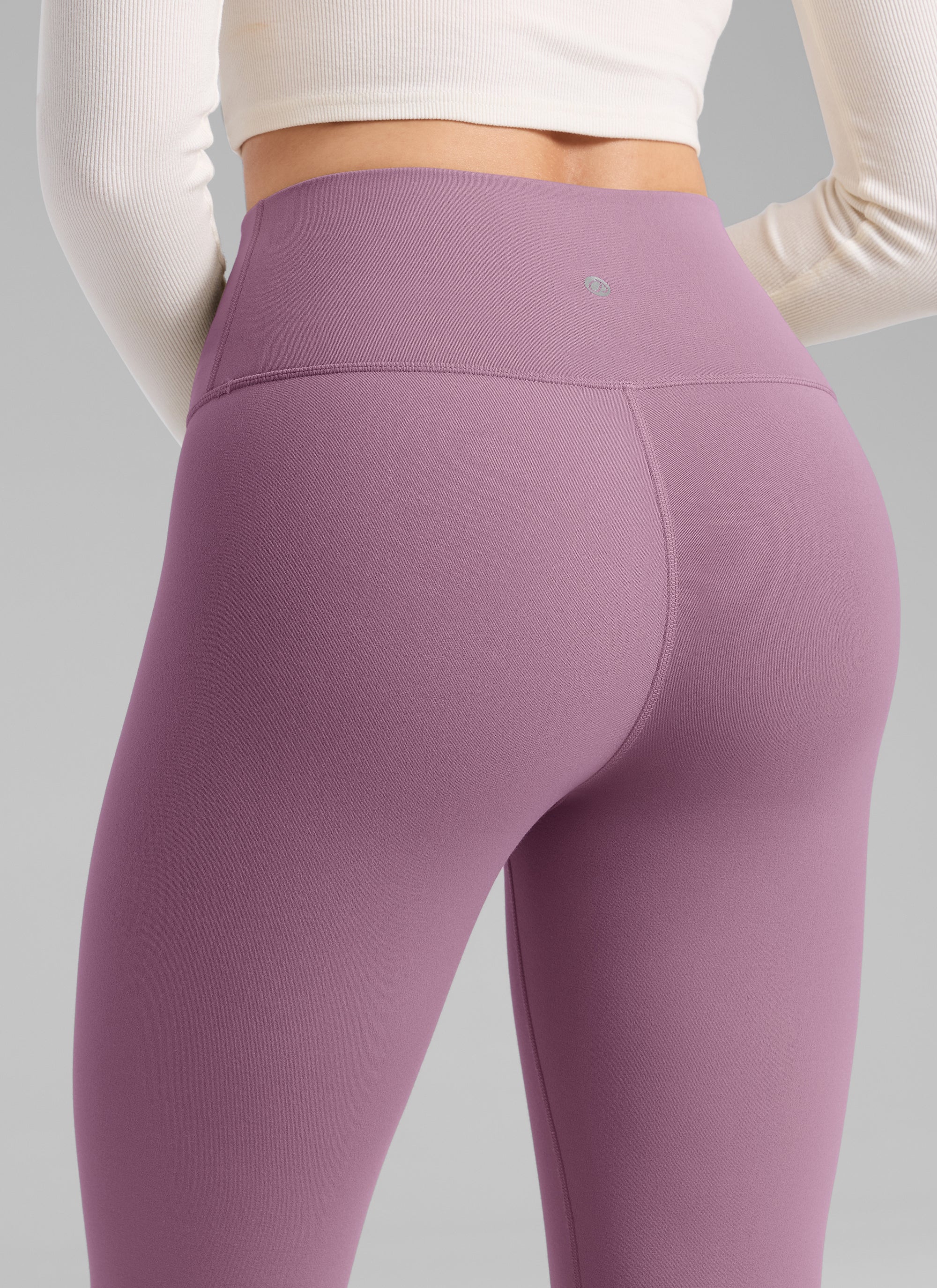 CRZ YOGA Women's Fleece Lined Casual High Rise Legging 28'' Light Lavender @model_info:Bruna