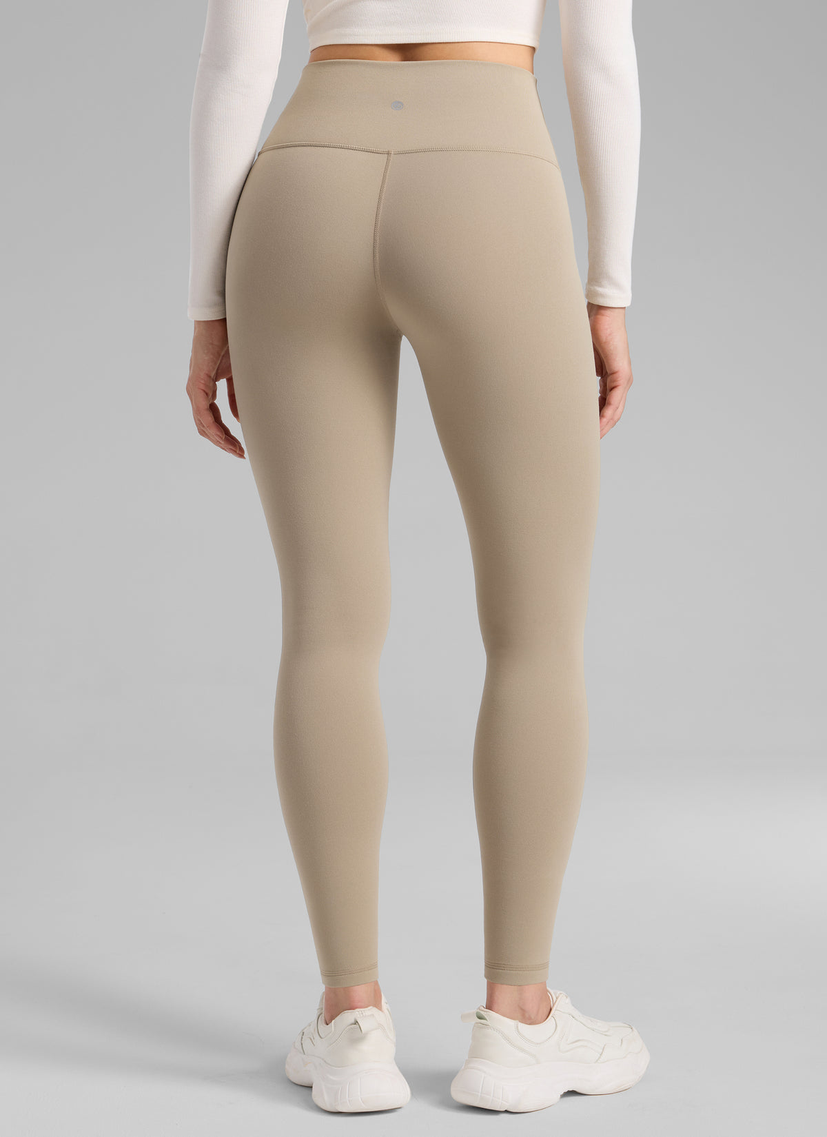 CRZ YOGA Women's Fleece Lined Casual High Rise Legging 28'' Oak @model_info:Bruna