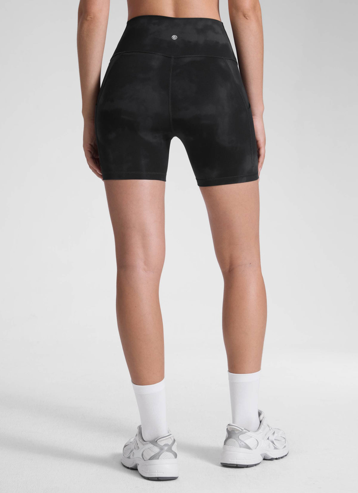 CRZ YOGA Women's Yoga High Rise Biker Butterluxe Pockets Shorts 5'' Black Tie Dye Flowers @model_info:Malisa