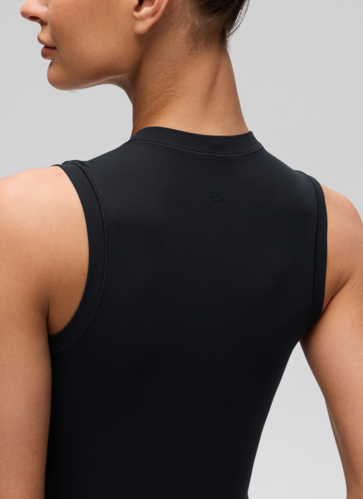 CRZ YOGA Women's Softembrace Casual Crop High Neck Tight Crewneck Tank Black @model_info:K