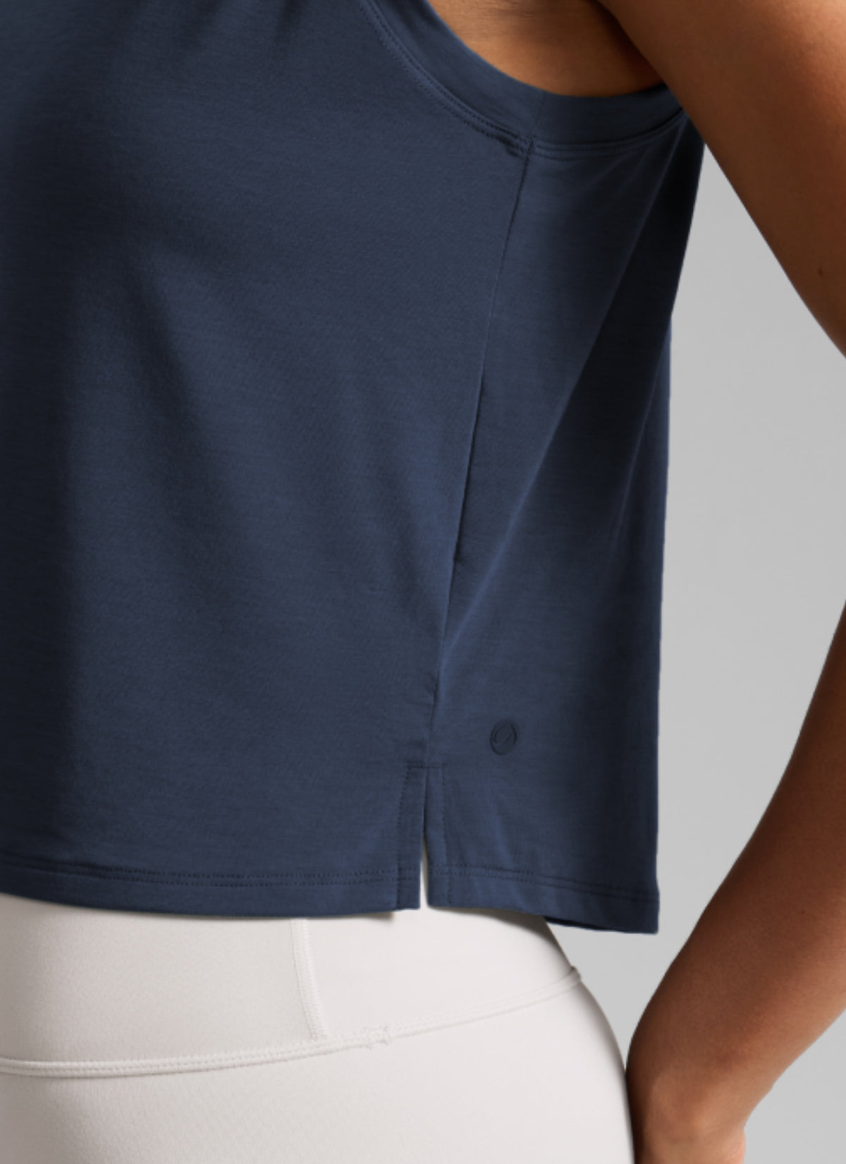 CRZ YOGA Women's Quick Dry Crop Racerback Sleevesless Tank Tops Club Blue @model_info:B