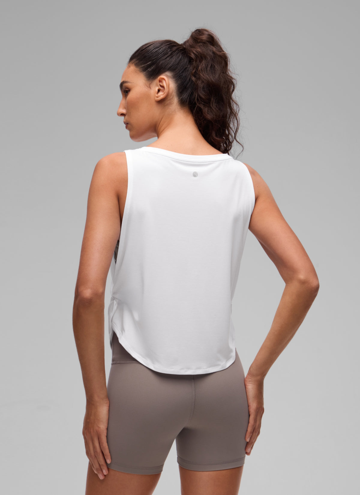 CRZ YOGA Women's Workout Quick Dry Crewneck Waist Length Relaxed Fit Tank White @model_info:V