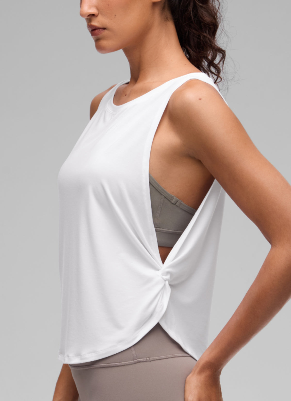 CRZ YOGA Women's Workout Quick Dry Crewneck Waist Length Relaxed Fit Tank White @model_info:V