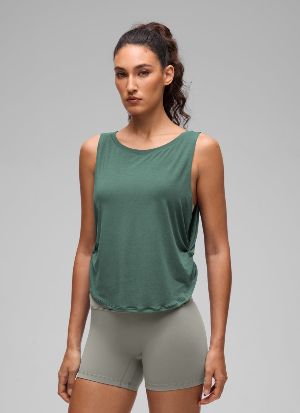 CRZ YOGA Women's Workout Quick Dry Crewneck Waist Length Relaxed Fit Tank Graphite Green @model_info:V