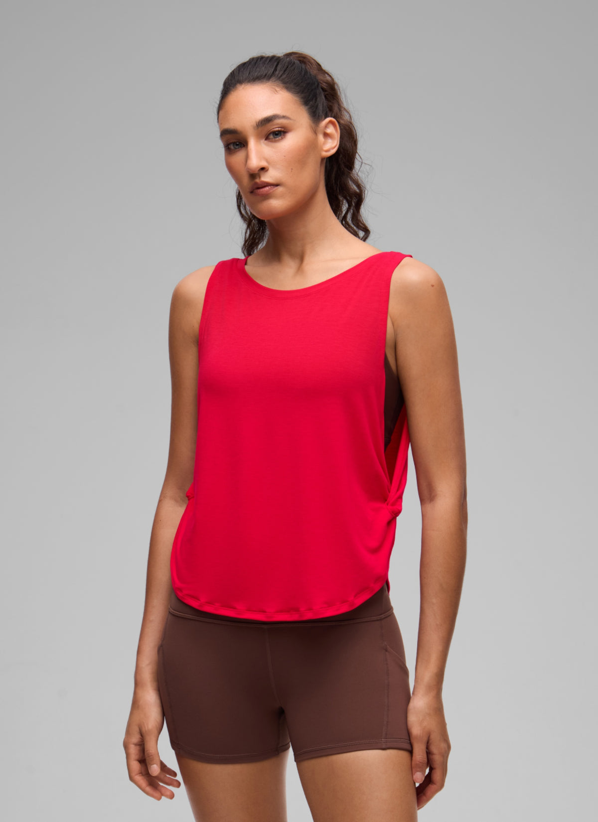CRZ YOGA Women's Workout Quick Dry Crewneck Waist Length Relaxed Fit Tank Aurora Red @model_info:V