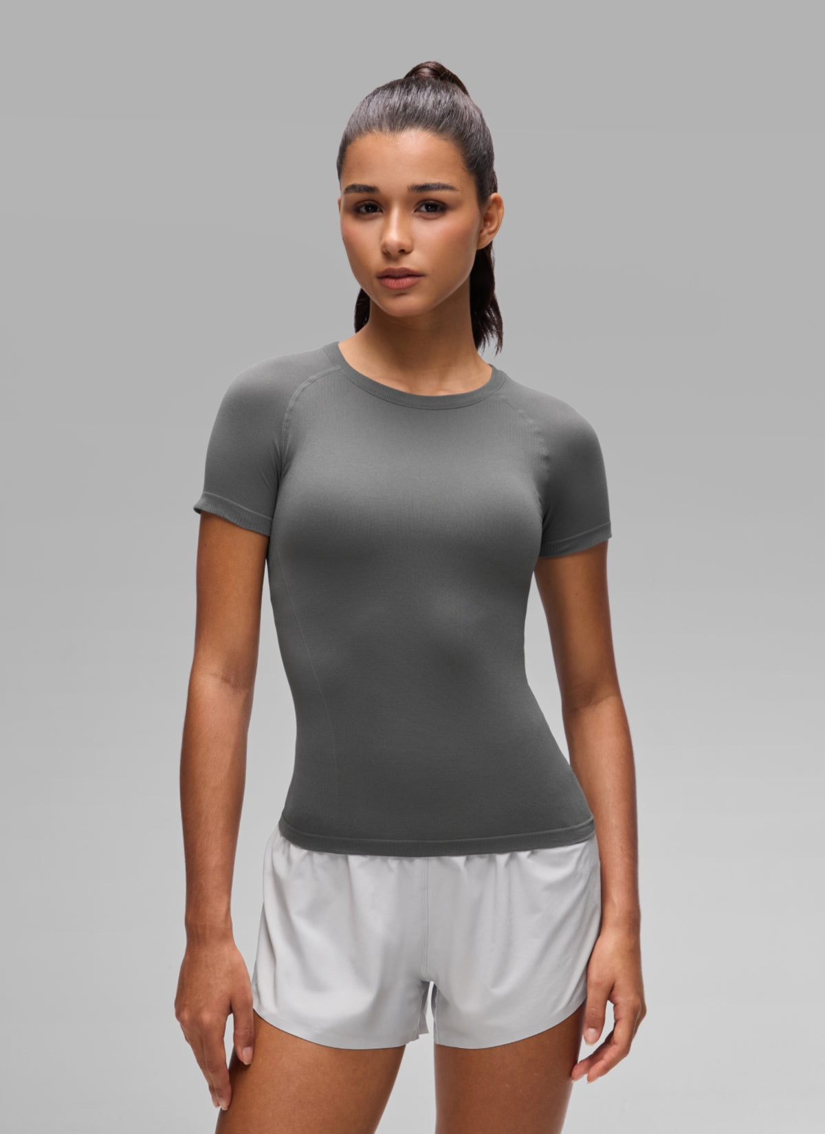 CRZ YOGA Women's Workout Seamless Crewneck Fitted Hip Short Sleeves Ash Grey @model_info:A